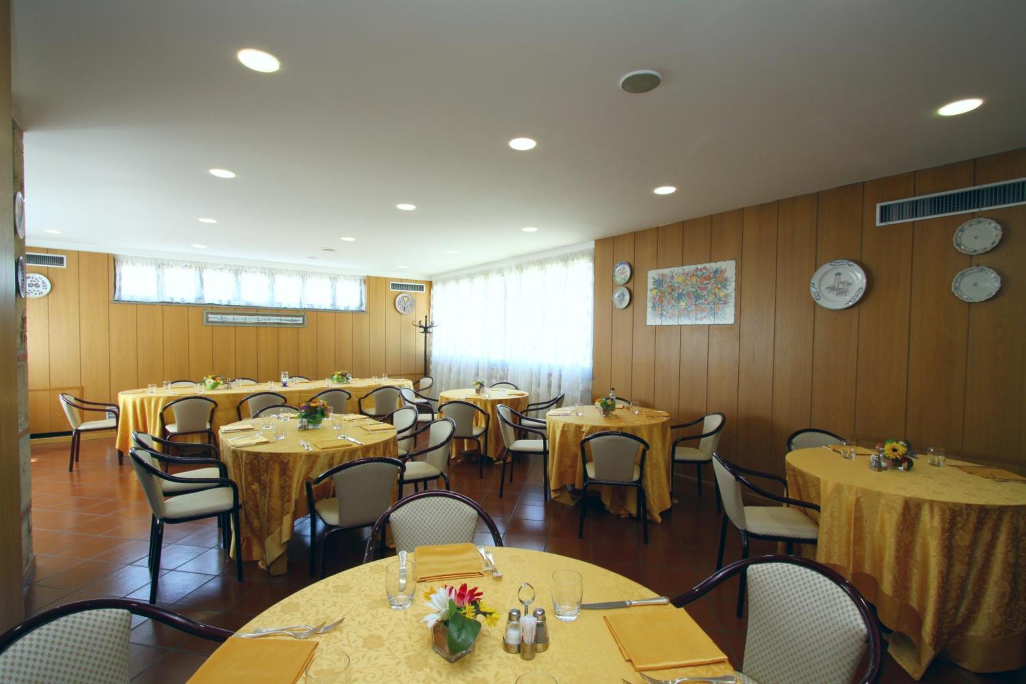 Hotel Garden Terni Ngoại thất bức ảnh